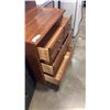 Image 2 : 3 DRAWER MAPLE DRESSER