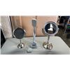 Image 1 : 2 VANITY MIRRORS WITH LED LIGHT