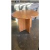 Image 9 : ROUND TABLE WITH 2 STACKING CHAIRS