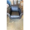 Image 1 : BLACK LEATHER ARMCHAIR