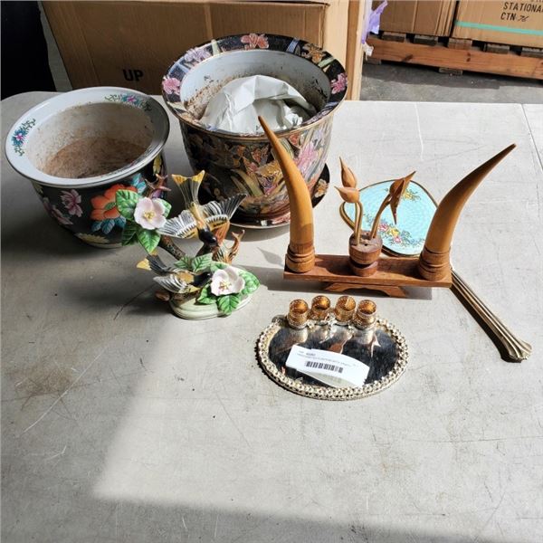 HANDCRAFTED PLANTERS WITH VANITY MIRROR, ORIOLE STATUE AND OTHER COLLECTIBLES