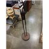 Image 2 : FLOOR LAMP WITH GLASS SHADE AND ADJUSTABLE READING LAMP