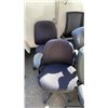 Image 2 : 8 GAS LIFT OFFICE CHAIRS VARYING TYPES AND CONDITION