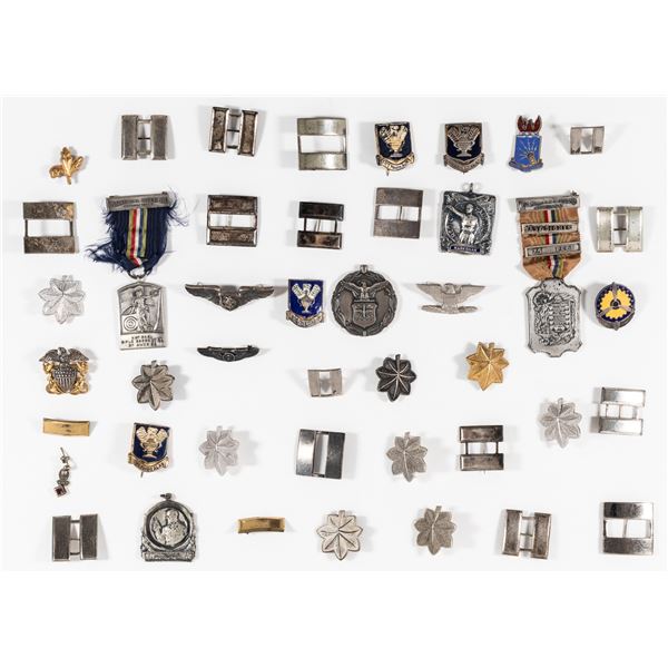 44 U.S. MILITARY INSIGNAS AND MORE