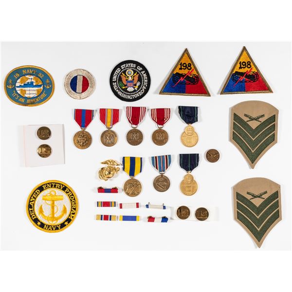 U.S. MEDALS AND PATCHES (28)