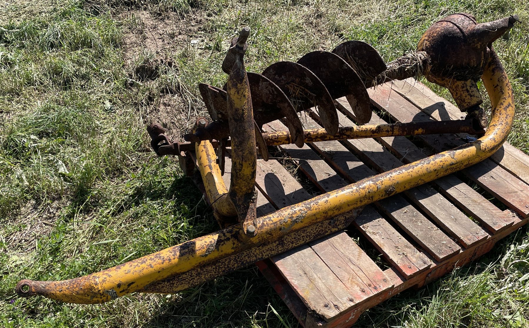 thumbnail image 2 of Little Beaver 12-Inch X 42-Inch Post Hole Digger Auger Bit - SSS Series 2 of 3