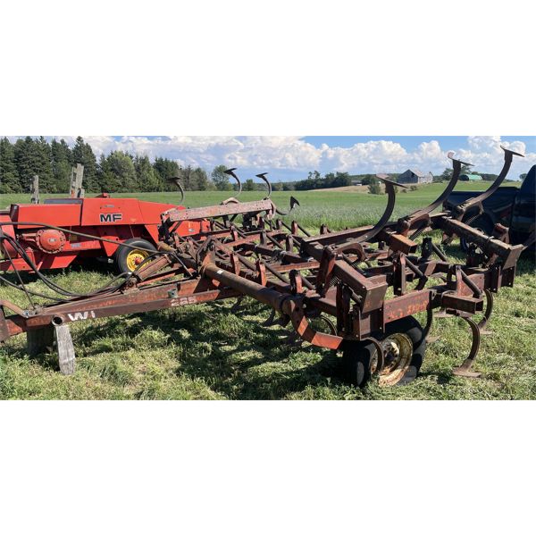 WHITE 285 CULTIVATOR - 17 FT FOLDING