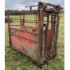 Image 1 : CATTLE SQUEEZE CHUTE