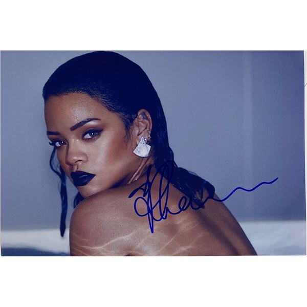 Autograph Signed Rihanna Photo