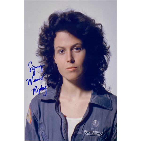 Autograph Signed Alien Sigourney Weaver Photo