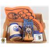 Image 1 : BOX OF HOCKEY MEMORABILIA