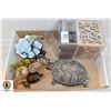 Image 1 : GARDEN BIRDS, TURTLES, & HOME L.E.D. LIGHT IN BOX