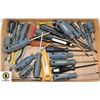 Image 1 : FLAT OF ASSORTED SCREWDRIVERS + MORE