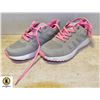 Image 1 : PINK & GREY RUNNING SHOES