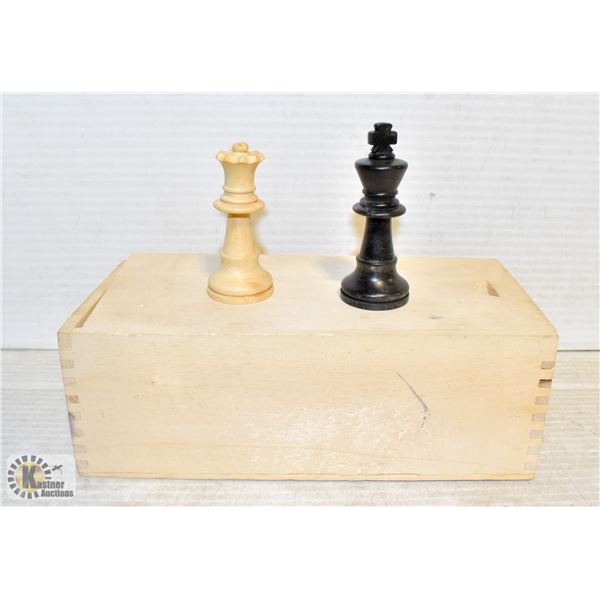 VINTAGE WOODEN CHESS FIGURES