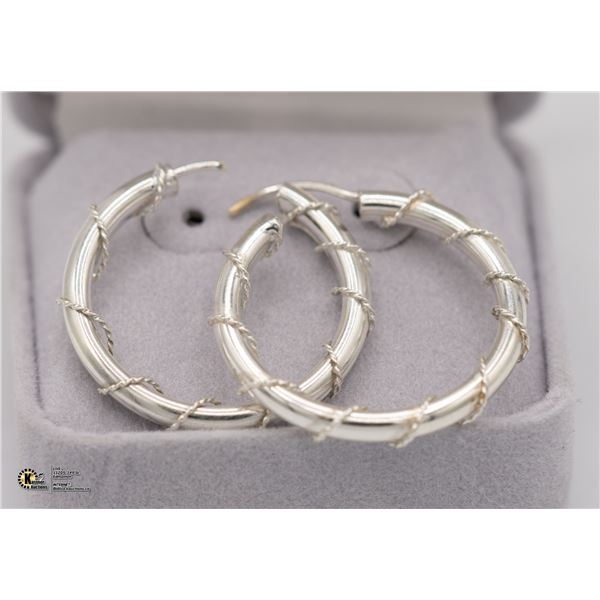 BZ1140-20 SILVER HOOP EARRINGS