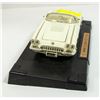 Image 2 : 1:18 CORVETTE 1958 ON STAND DIE CAST