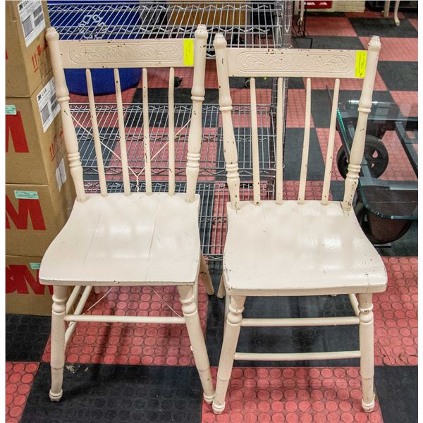 2 VINTAGE WOODEN CHAIRS