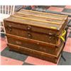 LARGE STEAMER TRUNK