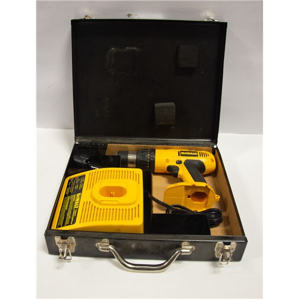 DEWALT DRILL, BATTERY, CHARGER IN DEWALT CASE TEST