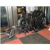 Image 1 : BUNDLE OF METAL WALL HANGINGS