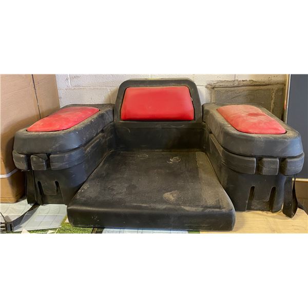 QUAD SEAT WITH SIDE STORAGE
