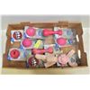 Image 1 : FLAT WITH 9 MEDIUM PINK DOG TOYS