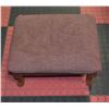 Image 1 : SMALL VINTAGE OTTOMAN