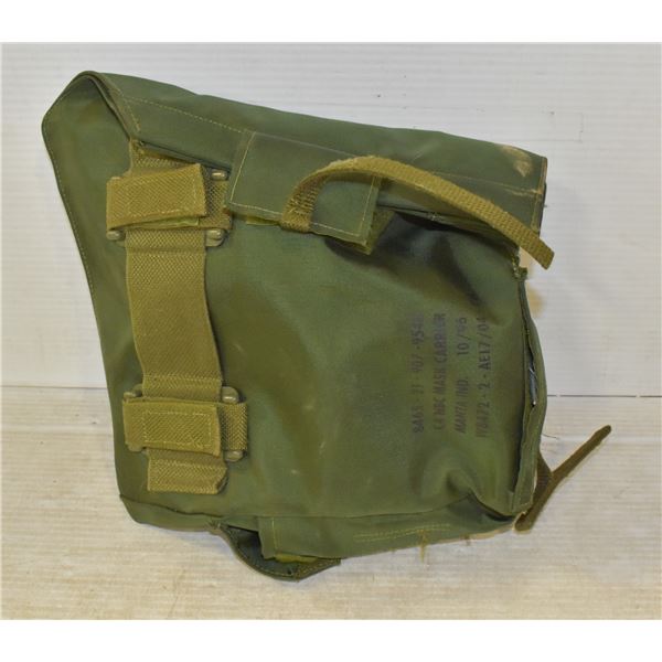 MILITARY GAS MASK, CANISTER AND CARRIER (NEW)