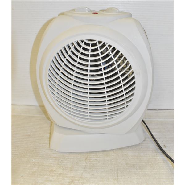 SMALL OSCILLATING HEATER