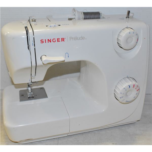 SINGER SEWING MACHINE (NO POWER CORD)