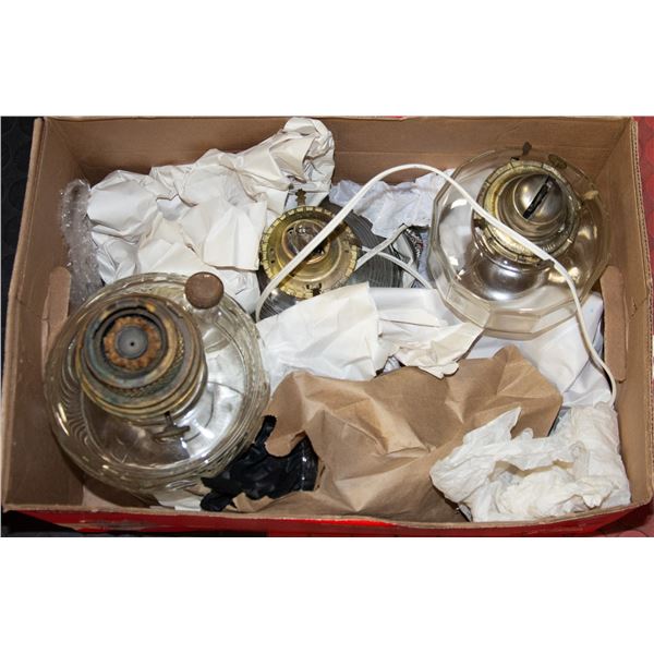 2 VINTAGE OIL LAMPS AND 1 VINTAGE ELECTRIC