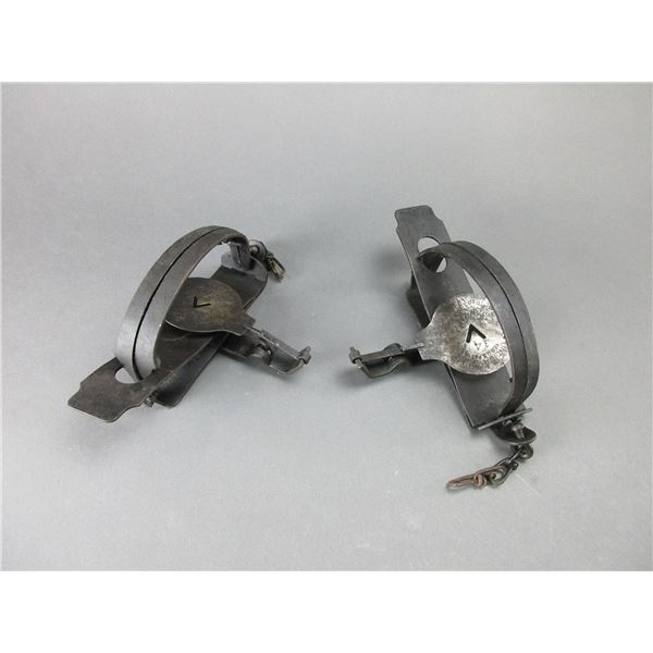 2 Oneida #14 Jump Traps With Teeth- 7" Spread