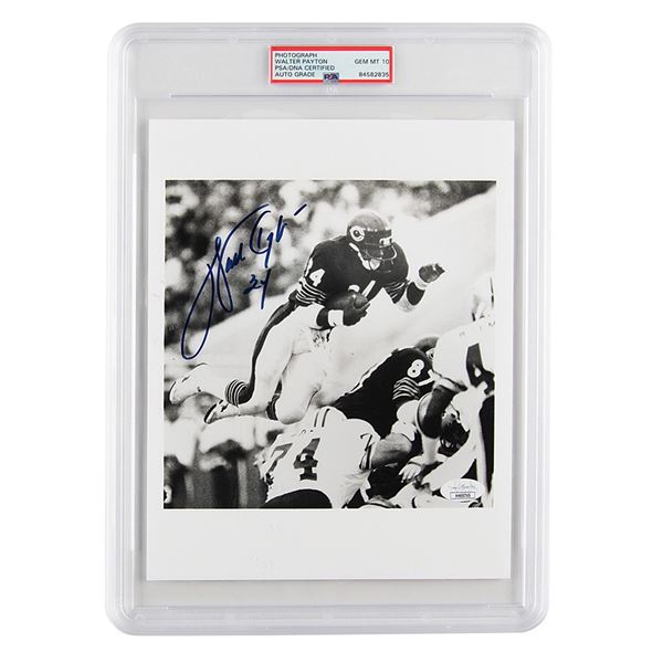Walter Payton Signed Photograph - PSA GEM MT 10