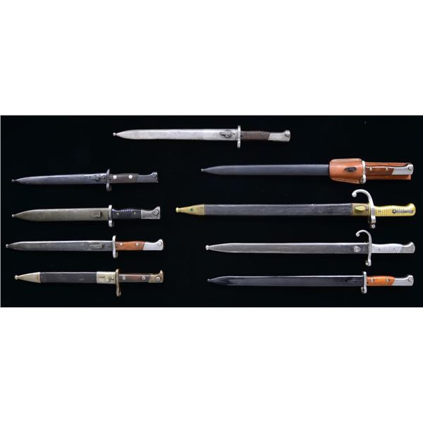 GROUPING OF 9 VINTAGE BAYONETS.