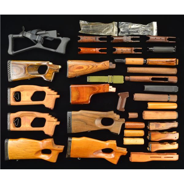 MILITARY RIFLE STOCK & HANDGUARD LOT.