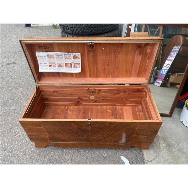 Lane cedar chest
