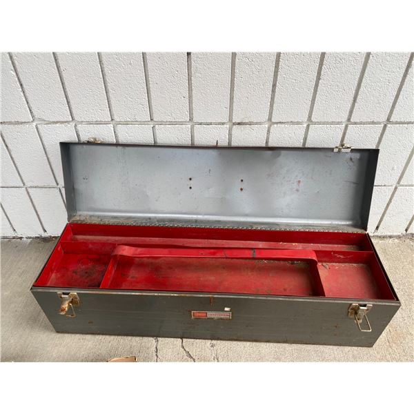 Craftsman tool box