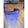 Image 2 : Upholstered Velvet-Like Purple Armchair
