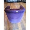 Image 2 : Upholstered Velvet-Like Purple Armchair