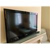 Image 2 : 32" LG TV (Model No. 32LH250H-UA) w/ Wall Mount