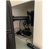 Image 3 : 32" LG TV (Model No. 32LH250H-UA) w/ Wall Mount
