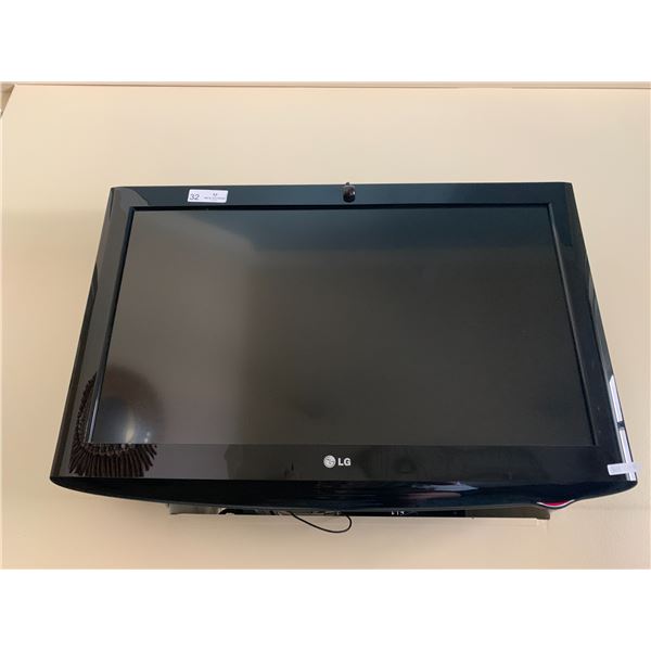 32" LG TV (Model No. 32LH250H-UA) w/ Wall Mount