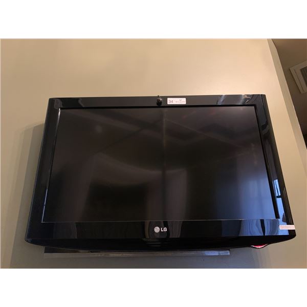 32" LG TV (Model No. 32LH250H-UA) w/ Wall Mount