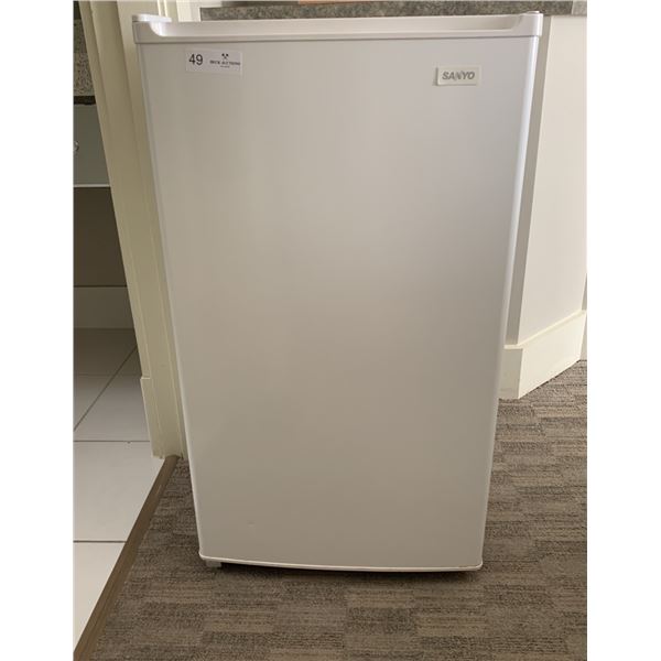 Sanyo Mini Fridge (Model No. SR-362W)