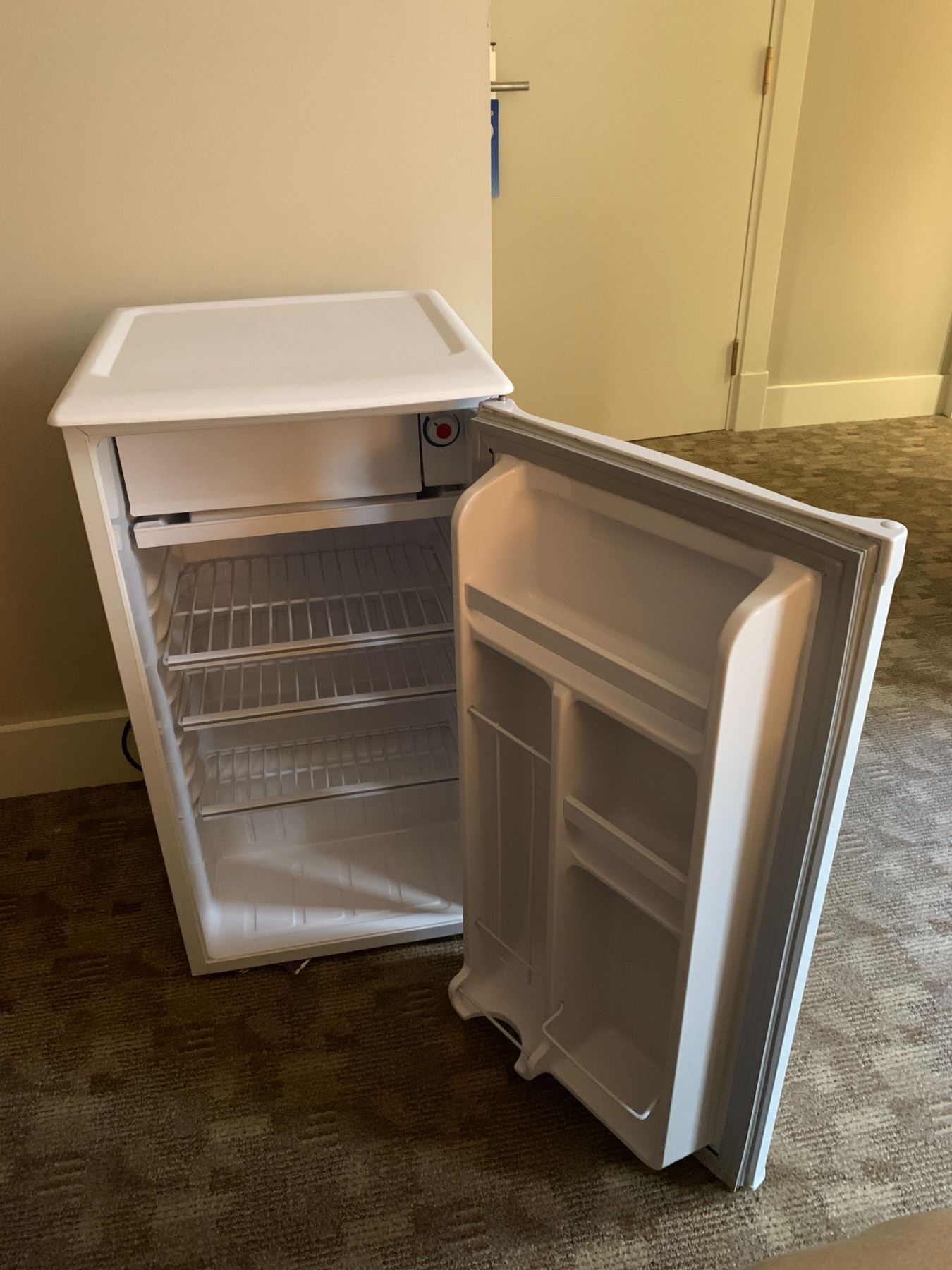 Danby MiniFridge (Model No. DCR34W)
