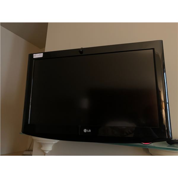 32" LG TV (Model No. 32LH250H-UA) w/ Wall Mount