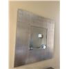 Image 2 : Decorative Square-Shaped Wall Mirror