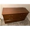Image 1 : 3-Drawer Wooden Dresser