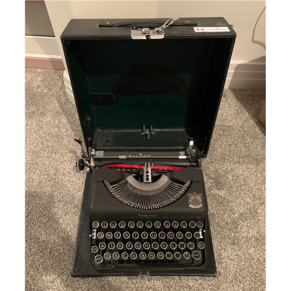 Vintage Imperial  The Good Companion Model T  Typewriter w/ Case